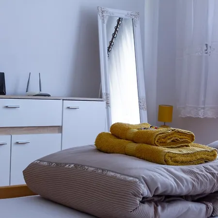 Sea View Retreat With 170mbps Wifi And Sunny Balcony Kastav