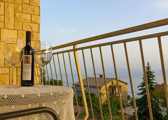 Sea View Retreat With 170mbps Wifi And Sunny Balcony Kastav