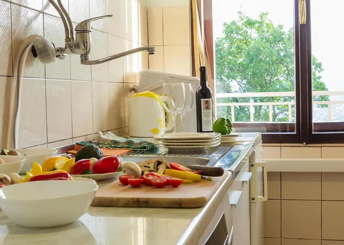 Sea View Retreat With 170mbps Wifi And Sunny Balcony * Kastav