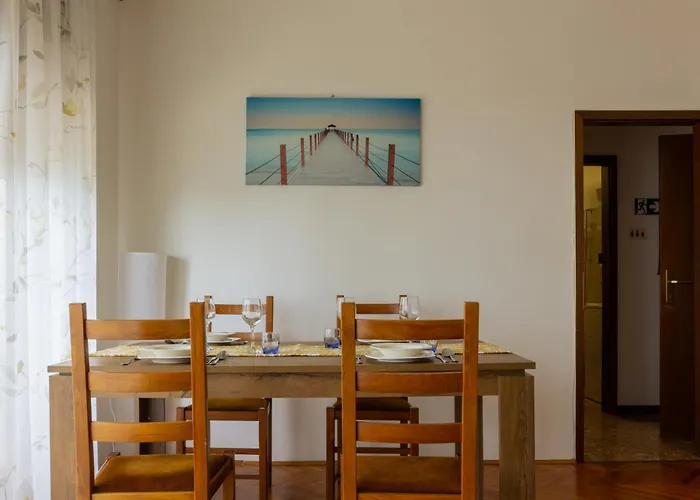 Sea View Retreat With 170mbps Wifi And Sunny Balcony Apartament