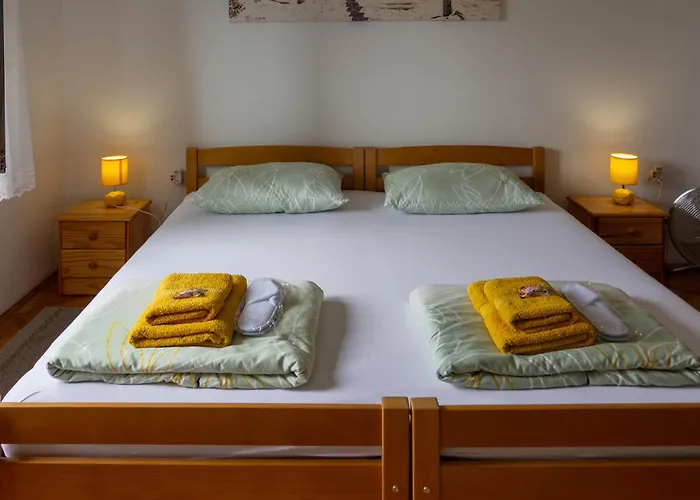 Sea View Retreat With 170mbps Wifi And Sunny Balcony