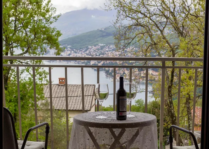 Sea View Retreat With 170mbps Wifi And Sunny Balcony * カスタヴ