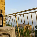 Sea View Retreat With 170mbps Wifi And Sunny Balcony 卡斯塔