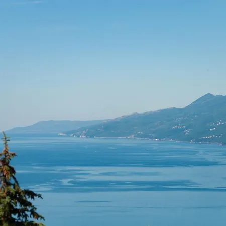 Apartmán Sea View Retreat With 170mbps Wifi And Sunny Balcony *