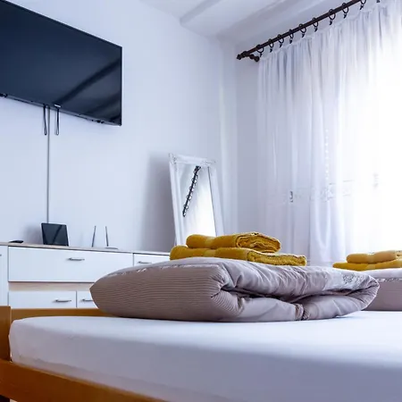 Sea View Retreat With 170mbps Wifi And Sunny Balcony Kastav