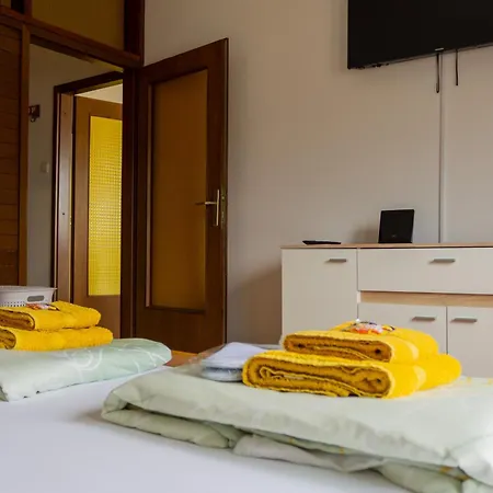 Sea View Retreat With 170mbps Wifi And Sunny Balcony Apartmán Kastav